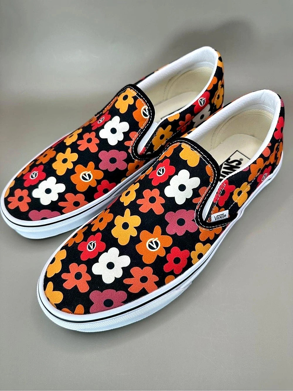 Vans Classic Slip-On Floral Print Low Top Sneakers Size M 10.5/ W 12.0.